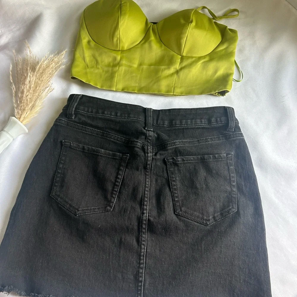 Classic Black Denim Skirt nobo misrise 7